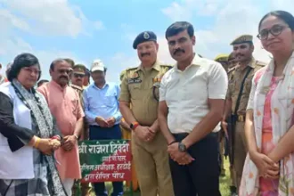 हरदोई में जोर शोर से चलाया जा रहा वृक्षारोपण अभियान, मंत्री प्रतिभा शुक्ला ने भी लिया हिस्सा