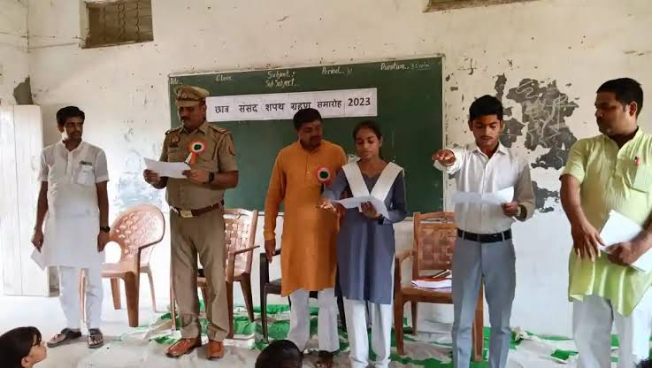 हरदोई: छात्र संसद एवं कन्या भारती के पदाधिकारियों का हुआ शपथ ग्रहण समारोह