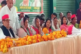 हरदोई में इंडिया गठबंधन की बैठक सपा कार्यालय पर जिलाध्यक्ष शराफत अली की अध्यक्षता में हुई संपन्न