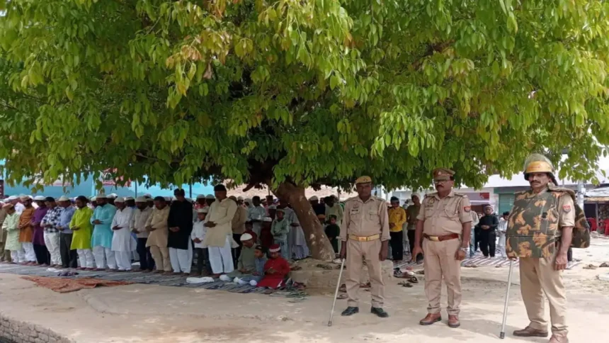 Hardoi News: मुस्लिम समुदाय के लोगों ने अकीदत के साथ अदा की अलविदा जुम्मे की नमाज
