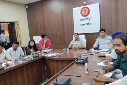 Shahjahanpur: लोकसभा सामान्य निर्वाचन 2024 के ई0वी0एम0 का प्रथम रैण्डमाइजेशन सम्पन्न