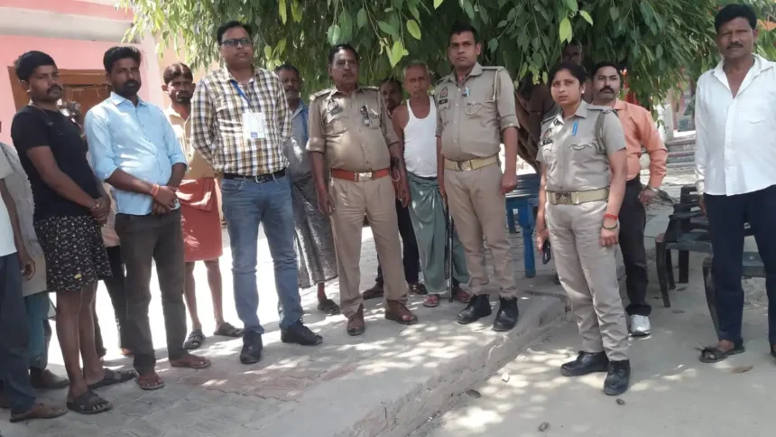 Hardoi: लोकसभा चुनाव में निगरानी कर रही फ्लाइंग स्क्वाड टीम मतदाताओं को जागरूक करने में जुटी