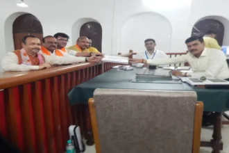 हरदोई से जय प्रकाश रावत व मिश्रिख से अशोक रावत ने नामांकन पत्र दाखिल किया