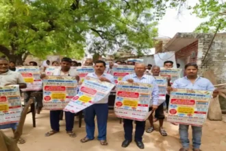 Hardoi: विकास खण्ड बावन में चुनाव पाठशाला/मतदाता जागरूकता कार्यक्रम/बूथों का निरीक्षण कार्यक्रम आयोजित