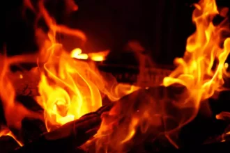 Kanpur News: झोपड़ी में लगी आग, 2 बच्चे जिंदा जले, मां घायल