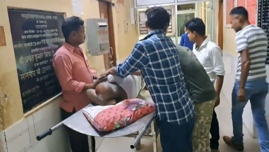 Hardoi News: सांड के हमले से रिटायर्ड बुजुर्ग अध्यापक घायल