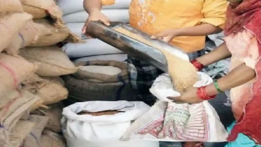 Shahjhanpur: जिले में पाँच लाख 71 हजार 76 राशनकार्ड धारकों को 08 जून से मिलेगा निःशुल्क राशन