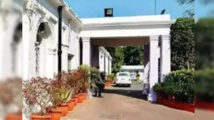 दिल्ली के लुटियंस ज़ोन के बंगले खाली करने के लिए 200 से ज्यादा पूर्व सांसदों को भेजा गया नोटिस