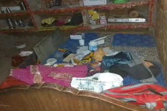 Hardoi: एक घर में चोरों ने सेंध लगाकर 10 हजार रुपए और जेवरात किये चोरी