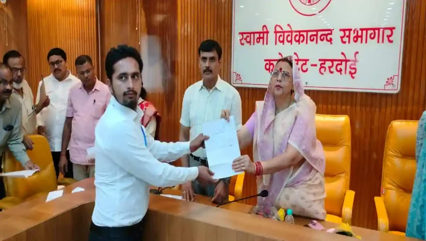 Hardoi News: जिले को मिले 147 लेखपाल, वितरित किये गए नियुक्ति पत्र