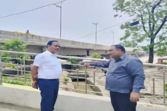 Shahjahanpur: डीएम ने बाढ़ ग्रस्त क्षेत्रों का निरीक्षण कर लिया जायजा
