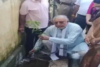 वित्त मंत्री सुरेश कुमार खन्ना सहित जनप्रतिनिधियों एवं अधिकारियों ने जनपद के कई स्थानों पर किया वृक्षारोपण