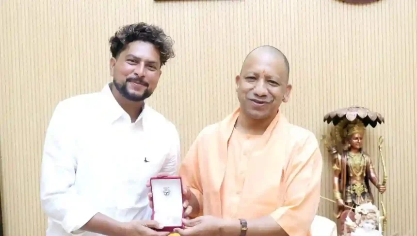 भारतीय स्पिनर कुलदीप यादव ने सीएम योगी से मिली खास भेंट