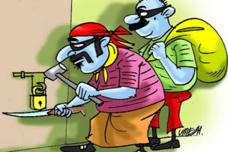 प्रयागराज में चोरों ने आईएएस अधिकारी के घर को खंगाला, लाखों का सामान ले गए चोर