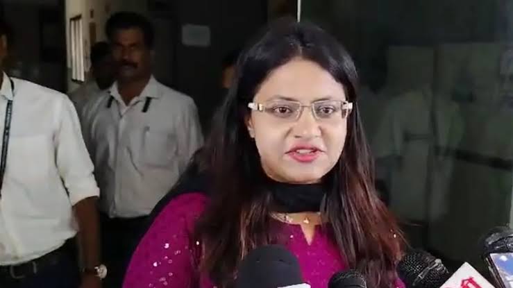 विवादों में घिरीं प्रशिक्षु IAS Pooja Khedkar, कहा-मीडिया को बयान देने के लिए अधिकृत नहीं, जो भी बयान दूंगी, कमेटी को दूंगी