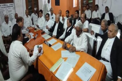 Sultanpur News: नये कानून के विरोध में वकील हड़ताल पर, बोले- कई बिंदुओं पर भ्रामक हैं तीनों कानून, संशोधन की आवश्यकता