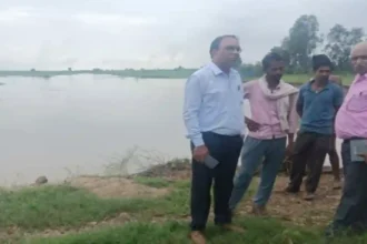 Hardoi News : एसडीएम ने बाढ़ प्रभावित इलाकों का किया निरीक्षण