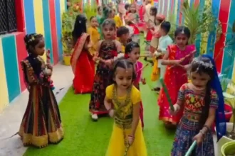 हरदोई के स्ट्रॉंग रूट्स स्कूल में धूमधाम से आयोजित किया गया डांडिया उत्सव