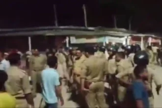 बहराइच के बाद कुशीनगर में हिंसा भड़काने की कोशिश भगवान राम के खिलाफ अभद्र टिप्पणी से सड़कों पर उतरे लोग, पुलिस ने आरोपी की गिरफ्तारी का आश्वासन देकर लोगों को कराया शांत