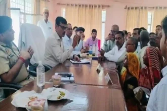 Hardoi News: योजनाओं का क्रियान्वयन निष्पक्ष, गुणवत्ता पूर्ण एवं ईमानदारी से करायें:-डीएम