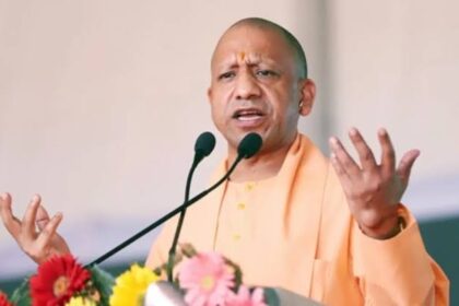 सीएम योगी ने वनटांगिया गांव में मनाई दिवाली