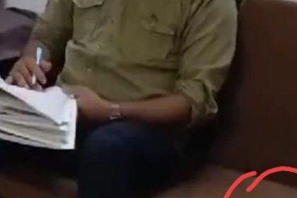 Bulandshahr News: जिला अस्पताल में डॉक्टर और स्टाफ का शराब पीते वीडियो आया सामने