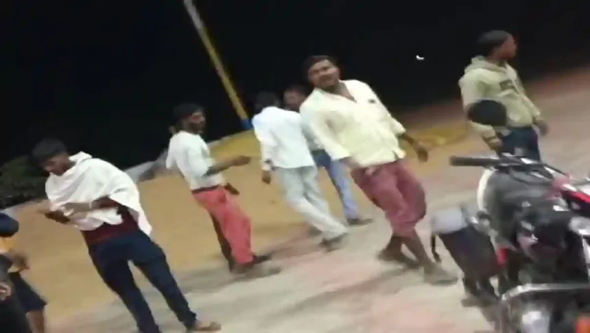 दबंगों ने पेट्रोल पंप कर्मी से मारपीट कर छीने रुपए, सीतापुर का मामला...