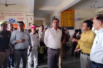 शाहजहांपुर जिलाधिकारी ने किया सीएचसी निगोही का औचक निरीक्षण