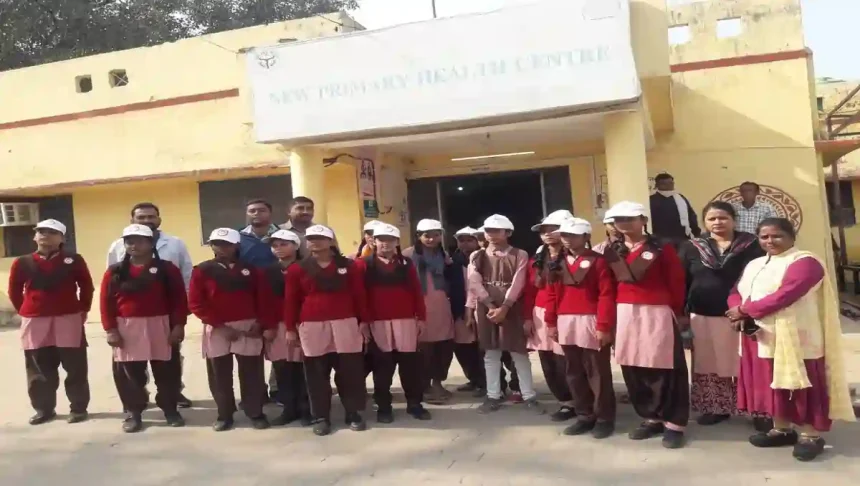 Hardoi News: छात्राओं को करायी गयी एक्सपोजर विजिट