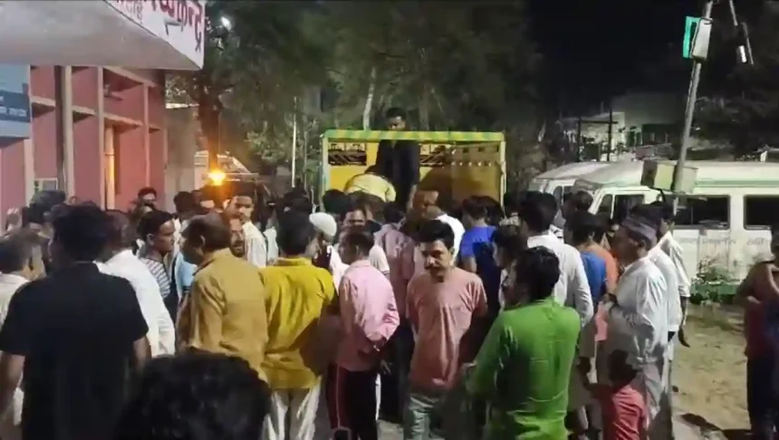 हरदोई में बड़ा सड़क हादसा: मल्लावां क्षेत्र में बोलेरो और बस की आमने-सामने टक्कर में 5 की मौत, 4 घायल