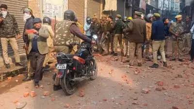 संभल हिंसा में चार की मौत, स्कूल-इंटरनेट बंद, पुलिस अधीक्षक बोले: उपद्रवियों पर लगेगी NSA