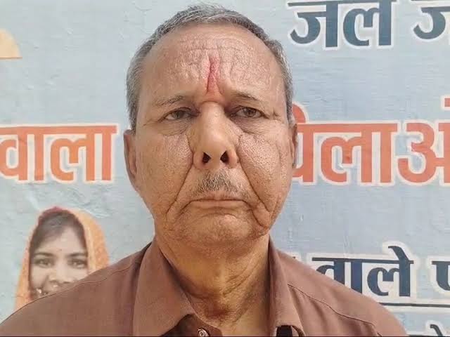 सीतापुर के सरकारी स्कूल में जलाई गईं किताबें, खंड शिक्षा अधिकारी ने कार्रवाई को लेकर बीएसए को लिखा पत्र