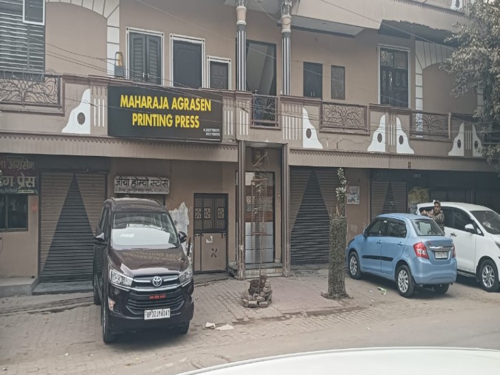 प्रिंटिंग प्रेस पर ED का छापा, टीम 17 घंटे तक मथुरा में रही, खंगाले कागजात