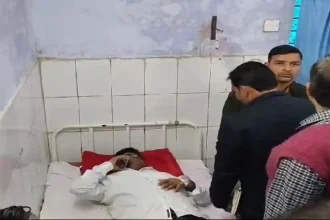 सीतापुर में टायर फटने से बीडीओ की गाड़ी पलटी, बीडीओ समेत चालक की हालत गंभीर