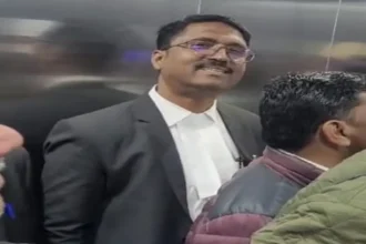 मेरठ कोर्ट में सुनवाई पर गए सपा विधायक रफीक अंसारी कोर्ट की लिफ्ट में फंसे, करीब 15 मिनट तक झूलती रही कचहरी की लिफ्ट