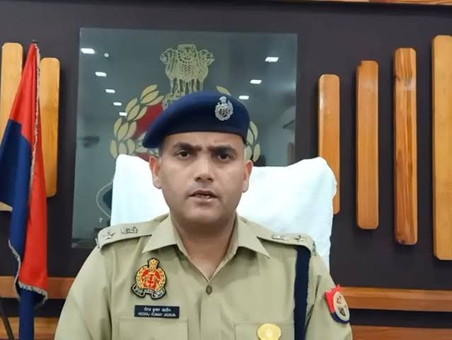 IPS Neeraj Kumar Jadaun: पिता की हत्या के बाद बने IPS, 22 लाख का पैकेज छोड़ UPSC किया क्रैक