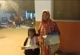 हरदोई में मेडिकल कॉलेज में कागज के गत्ते से चढ़ा दिया बच्चे के हाथ का प्लास्टर