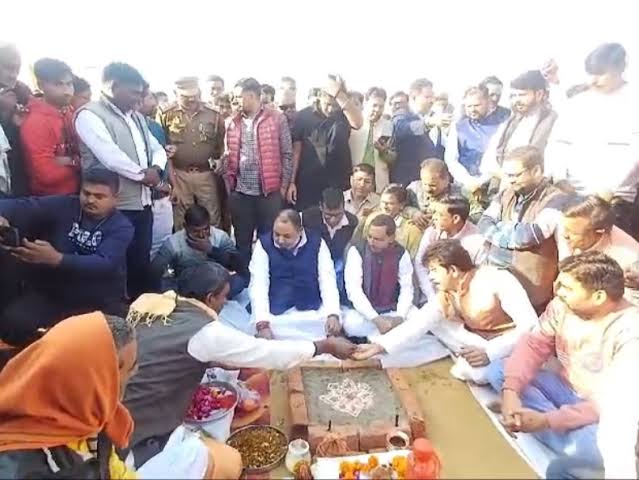 बदायूं के बिल्सी में परिवहन मंत्री दयाशंकर ने बस स्टैंड का किया शिलान्यास