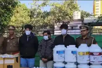 नोएडा पुलिस ने नकली फूड सप्लिमेंट बनाने वाले कंपनी के 2 मालिक और मैनेजर को किया गिरफ्तार