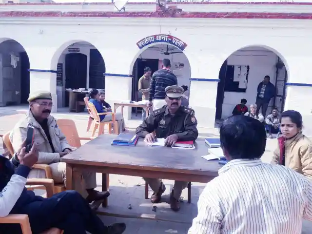 Hardoi News: पाली में थाना समाधान दिवस में उपनिरीक्षक ने सुनी जनसमस्यायें