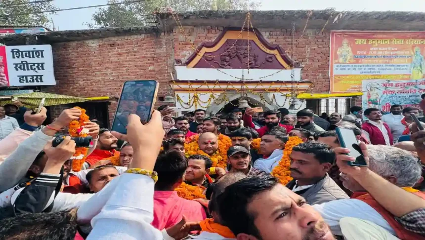 Ayodhya News: मिल्कीपुर में भारी लाव लश्कर के साथ प्रचार में उतरे खब्बू तिवारी