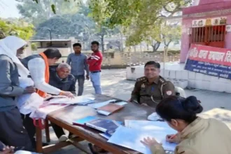 Hardoi News: प्रभारी निरीक्षक की अध्यक्षता में हुआ थाना समाधान दिवस का आयोजन