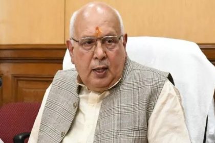 बाथरूम में फिसले कृषि मंत्री, पैर टूटा