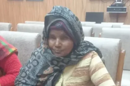 हरदोई में नेत्रहीन वृद्धा को कोटेदार ने एक साल से नहीं दिया राशन