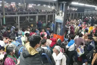 नई दिल्ली रेलवे स्टेशन पर भगदड़ में 18 की मौत, 50 घायल, रेलवे ने किया मुआवजे का एलान