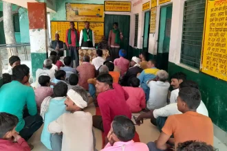 हरदोई: भारतीय किसान यूनियन क्रांति के जिला अध्यक्ष ने की किसानों के साथ बैठक