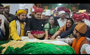 उद्योगपति गौतम अडाणी अपनी पत्नी के साथ पहुंचे अजमेर, ख्वाजा गरीब नवाज की दरगाह में की जियारत