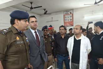 इटावा में संगम स्नान से लौट रही बस दुर्घटनाग्रस्त: बस और ट्रक में टक्कर, 2 महिलाओं की मौत, 21 घायल