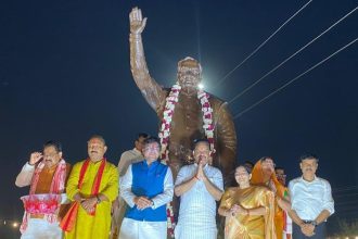 हरदोई में अटल बिहारी वाजपेयी की प्रतिमा का हुआ अनावरण, अब अटल चौक के नाम से जाना जायेगा यह चौराहा