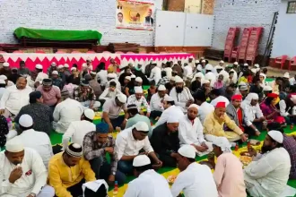 Hardoi News: समाजवादी पार्टी के नेता कराया रोज़ा इफ्तार